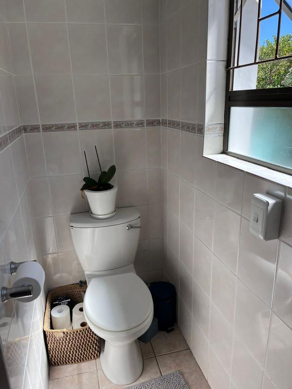 To Let 1 Bedroom Property for Rent in Glen Marine Western Cape